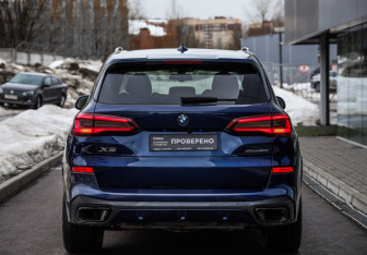 Подержанный автомобиль BMW X5 2021 года (7 фото)