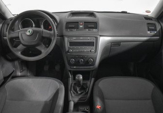Подержанный автомобиль Skoda Yeti 2012 года (13 фото)