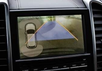 Подержанный автомобиль Porsche Cayenne 2011 года (20 фото)