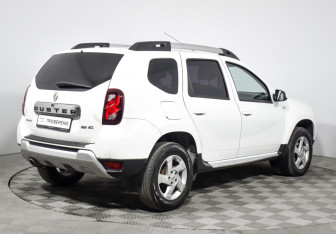 Подержанный автомобиль Renault Duster 2016 года (5 фото)