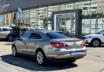 Подержанный автомобиль Volkswagen Passat CC 2011 года (7 фото)