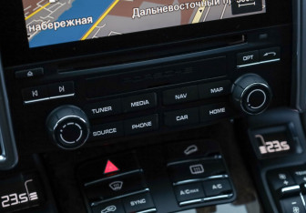 Подержанный автомобиль Porsche Cayenne 2016 года (20 фото)