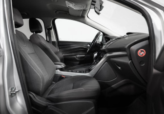 Подержанный автомобиль Ford Kuga 2014 года (18 фото)