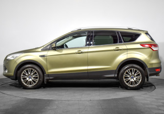 Подержанный автомобиль Ford Kuga 2013 года (8 фото)
