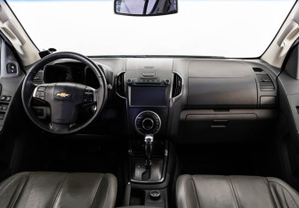 Подержанный автомобиль Chevrolet TrailBlazer 2014 года (10 фото)