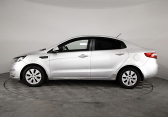 Подержанный автомобиль Kia Rio Sedan 2011 года (7 фото)