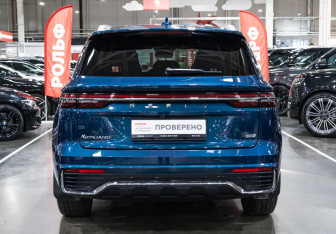 Подержанный автомобиль Geely Monjaro 2023 года (9 фото)
