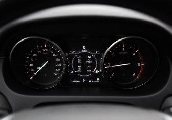 Подержанный автомобиль Land Rover Discovery Sport 2017 года (14 фото)