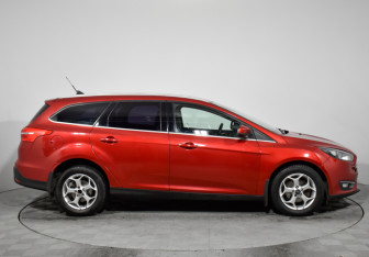 Подержанный автомобиль Ford Focus Wagon 2016 года (4 фото)