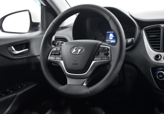 Подержанный автомобиль Hyundai Solaris Sedan 2018 года (13 фото)