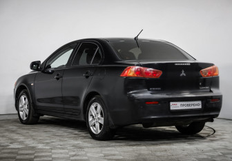 Подержанный автомобиль Mitsubishi Lancer Sedan 2008 года (7 фото)