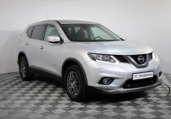 Подержанный автомобиль Nissan X-Trail 2015 года (3 фото)
