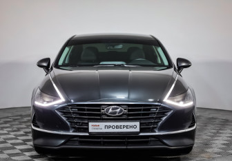 Подержанный автомобиль Hyundai Sonata 2022 года (2 фото)