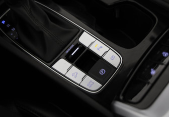 Подержанный автомобиль Hyundai Tucson 2023 года (15 фото)