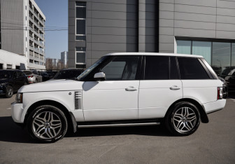 Подержанный автомобиль Land Rover Range Rover 2012 года (10 фото)