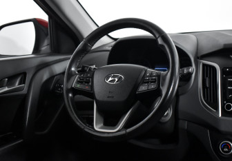 Подержанный автомобиль Hyundai Creta 2017 года (14 фото)
