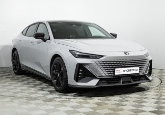 Подержанный автомобиль Changan UNI-V 2024 года (3 фото)