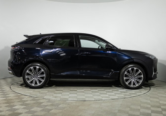 Подержанный автомобиль Changan UNI-K 2023 года (4 фото)