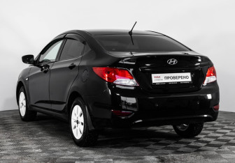 Подержанный автомобиль Hyundai Solaris Sedan 2011 года (7 фото)