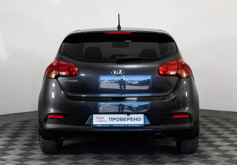 Подержанный автомобиль Kia Ceed Hatchback 2015 года (6 фото)