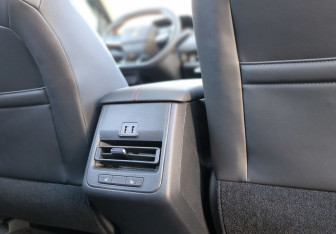 Подержанный автомобиль Changan UNI-S 2024 года (14 фото)