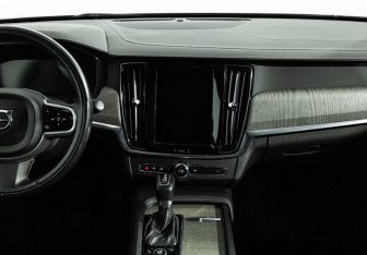 Подержанный автомобиль Volvo V90 Cross Country 2020 года (14 фото)