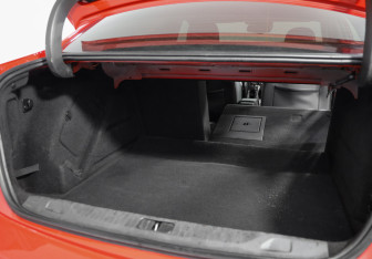 Подержанный автомобиль Opel Astra Sedan 2014 года (19 фото)