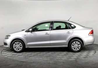 Подержанный автомобиль Volkswagen Polo Sedan 2014 года (14 фото)