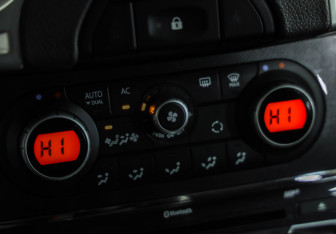 Подержанный автомобиль Renault Koleos 2013 года (17 фото)