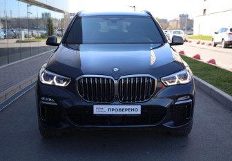 Подержанный автомобиль BMW X5 2020 года (2 фото)