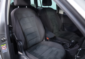 Подержанный автомобиль Volkswagen Tiguan 2019 года (22 фото)