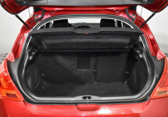 Подержанный автомобиль Peugeot 308 Hatchback 2009 года (19 фото)