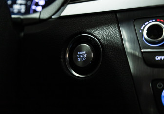 Подержанный автомобиль Hyundai Genesis 2015 года (19 фото)