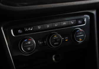 Подержанный автомобиль Volkswagen Tiguan 2017 года (15 фото)