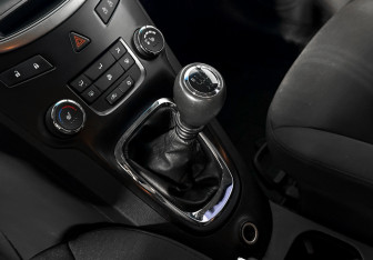Подержанный автомобиль Chevrolet Orlando 2011 года (11 фото)