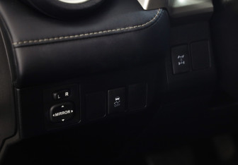 Подержанный автомобиль Toyota RAV4 2013 года (17 фото)