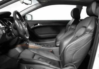 Подержанный автомобиль Audi A5 Coupe 2015 года (10 фото)