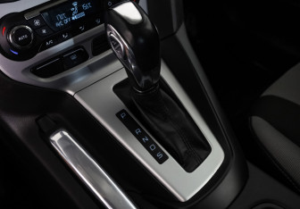 Подержанный автомобиль Ford Focus Sedan 2011 года (20 фото)