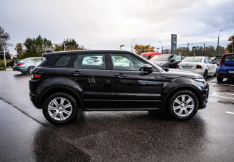 Подержанный автомобиль Land Rover Range Rover Evoque 2017 года (4 фото)