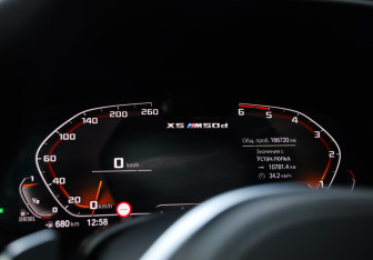 Подержанный автомобиль BMW X5 2019 года (15 фото)