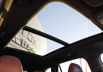 Подержанный автомобиль Geely Monjaro 2022 года (27 фото)