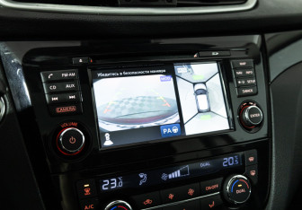 Подержанный автомобиль Nissan Qashqai 2014 года (17 фото)