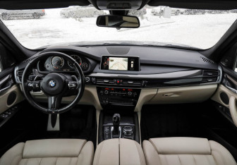 Подержанный автомобиль BMW X5 2016 года (12 фото)