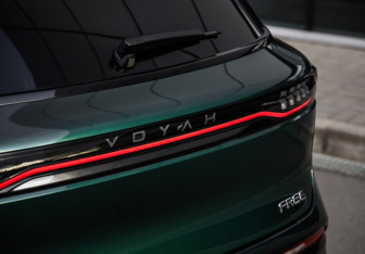 Подержанный автомобиль Voyah Free 2025 года (10 фото)