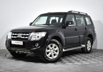 Подержанный автомобиль Mitsubishi Pajero 2013 года (3 фото)