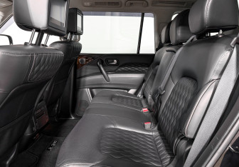 Подержанный автомобиль Infiniti QX80 2018 года (12 фото)