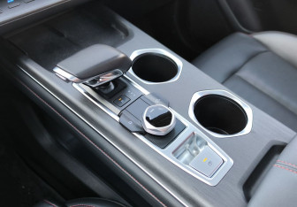 Подержанный автомобиль Changan UNI-S 2024 года (25 фото)