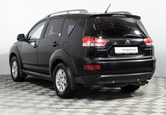 Подержанный автомобиль Citroen C-Crosser 2012 года (7 фото)