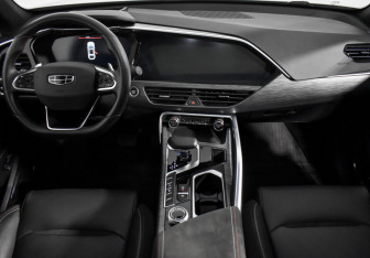 Подержанный автомобиль Geely Tugella 2023 года (16 фото)