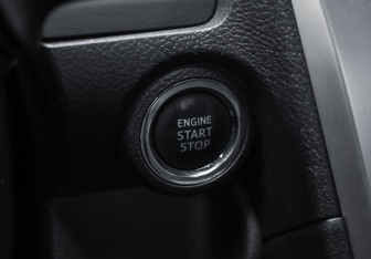 Подержанный автомобиль Toyota Camry Sedan 2015 года (22 фото)